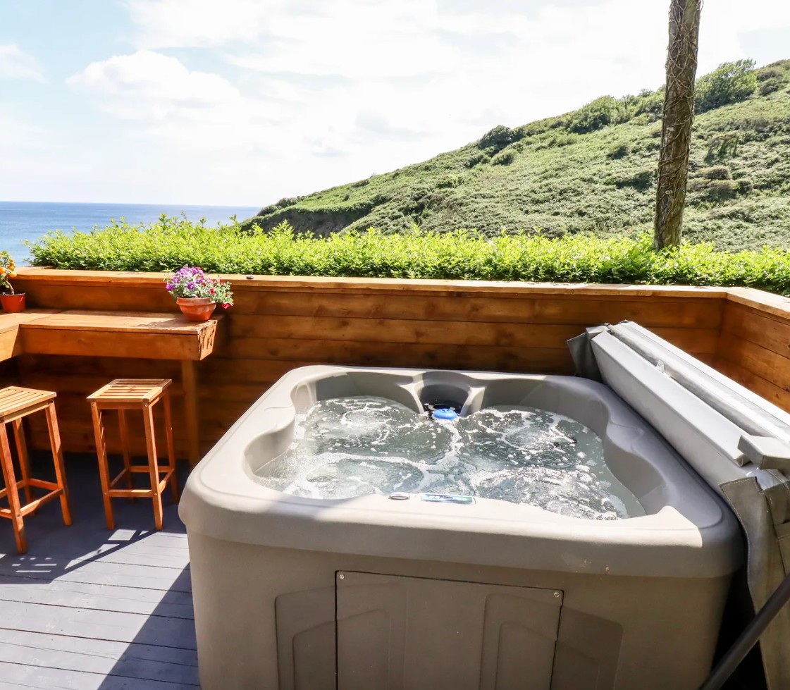 Cornwall Cottages with Hot Tubs