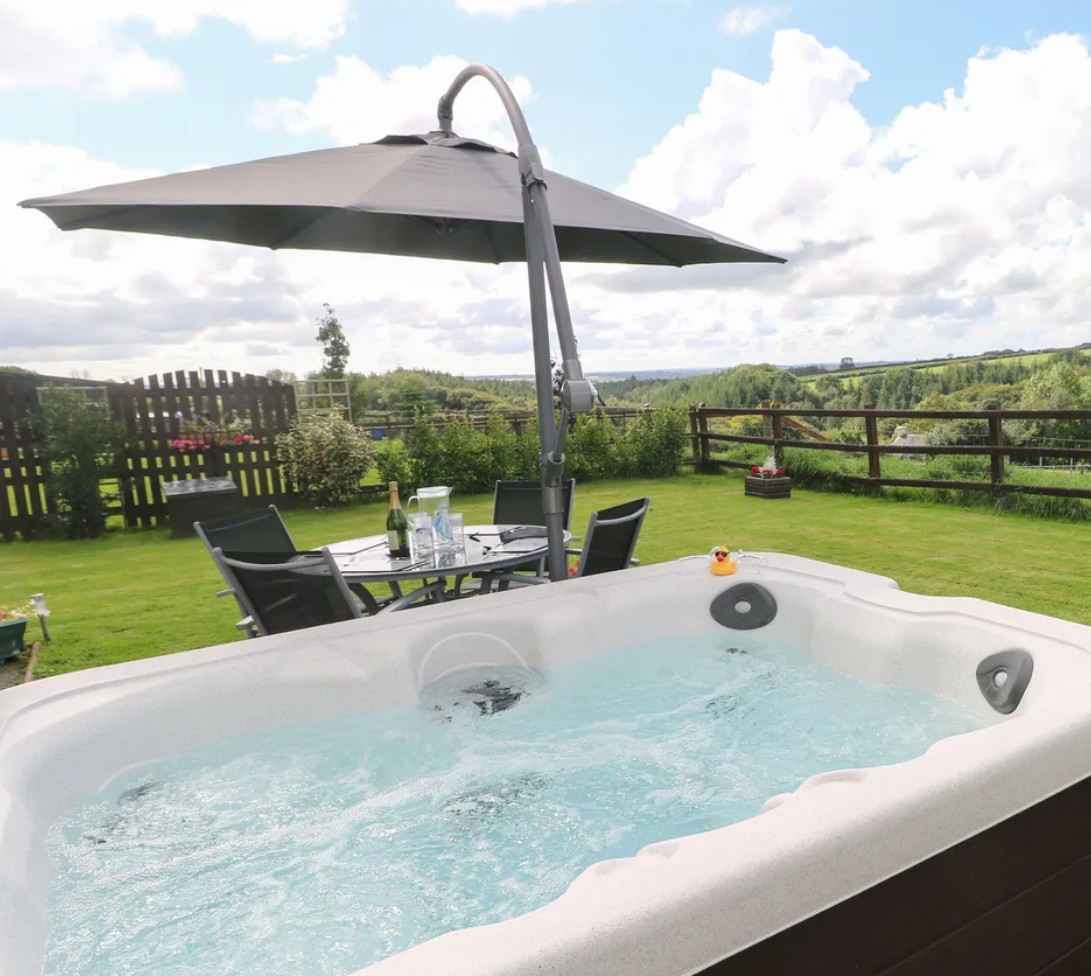 Pet Friendly Pembrokeshire Cottages with Hot Tubs