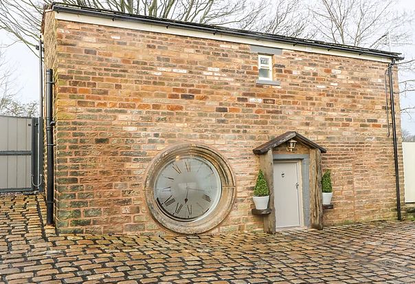 Clock Cottage, Grasscroft