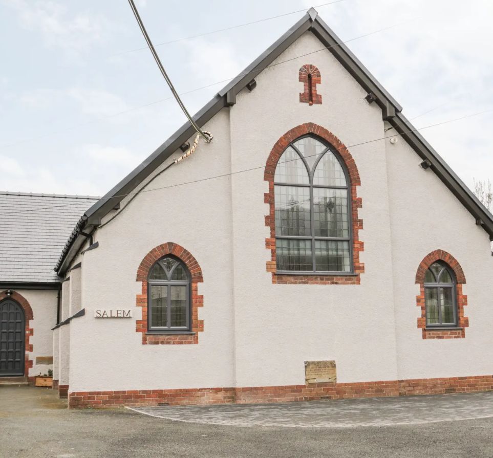 Flintshire Cottage with a Hot Tub