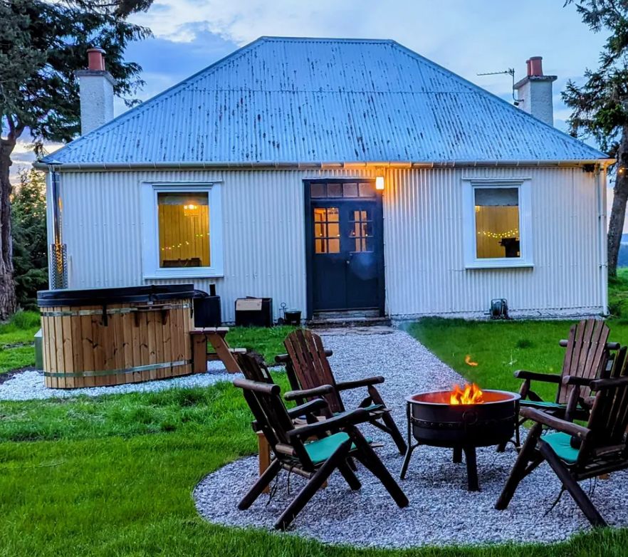 Loch Ness Hot Tub Cottages